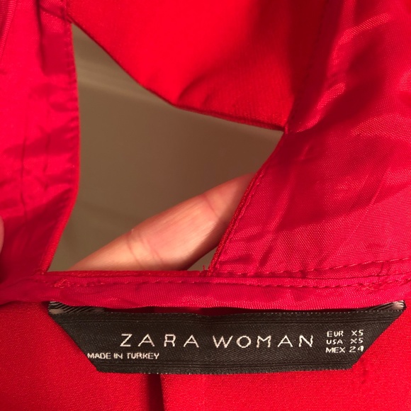 Zara fitted back cut-out red dress - size XS - Picture 3 of 3